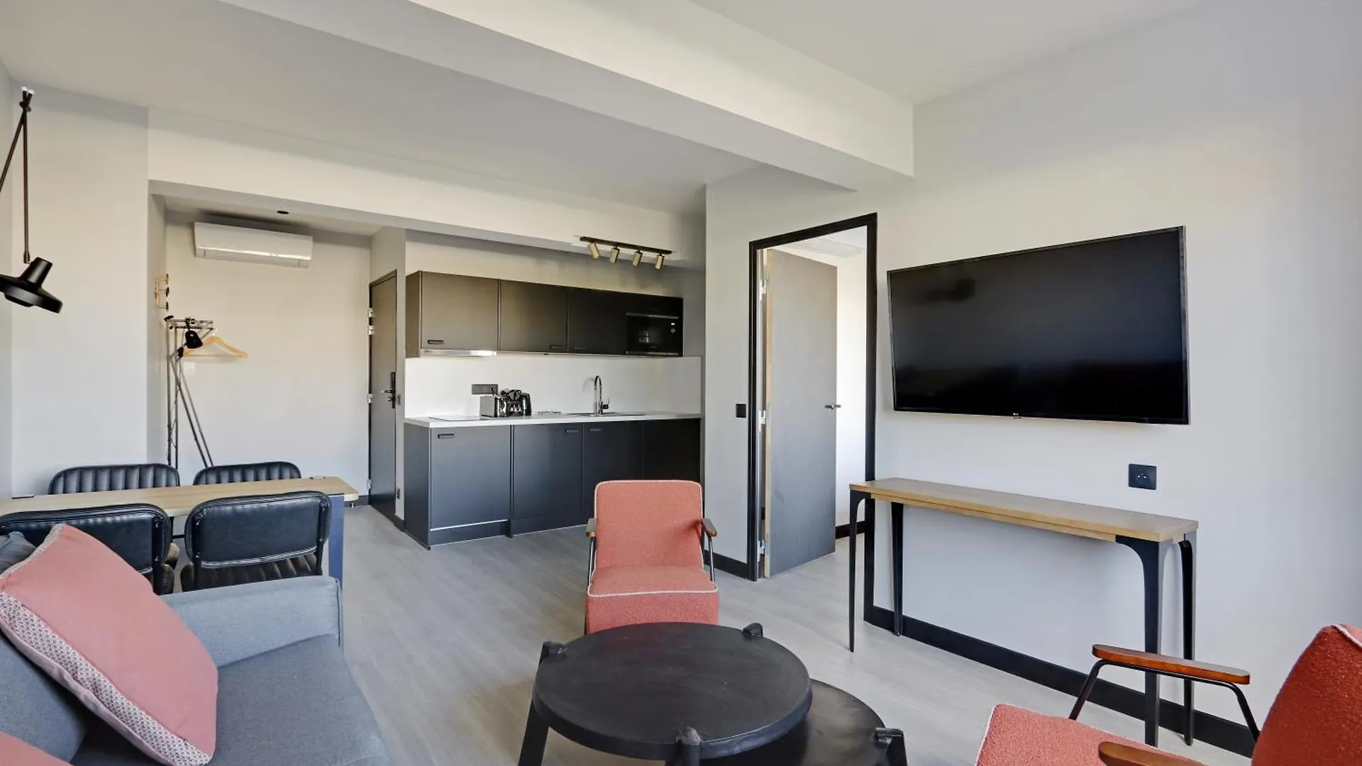 Pick A Flat'S Apartments In In Parc Des Buttes Chaumonts - Rue Edouard Pailleron Parigi Francia