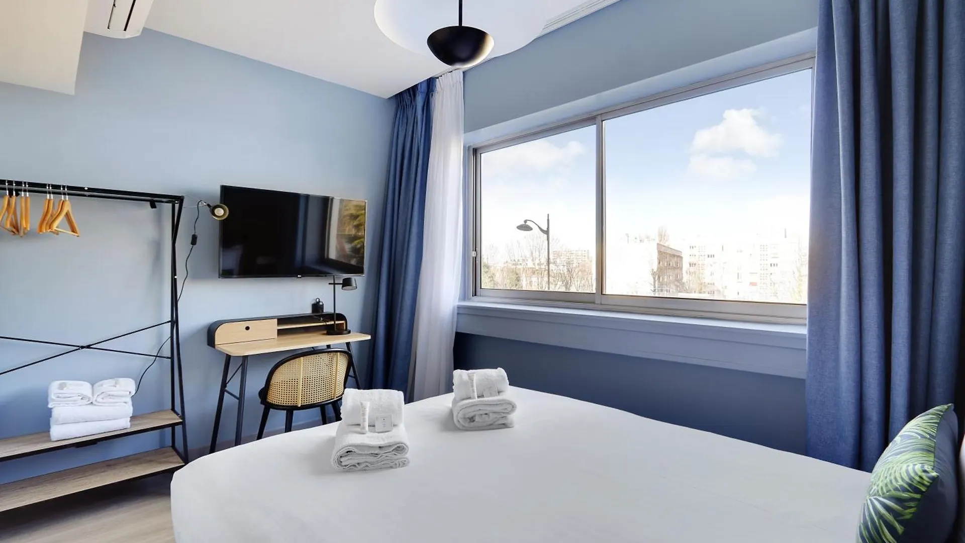 Pick A Flat'S Apartments In In Parc Des Buttes Chaumonts - Rue Edouard Pailleron Paris 0*,