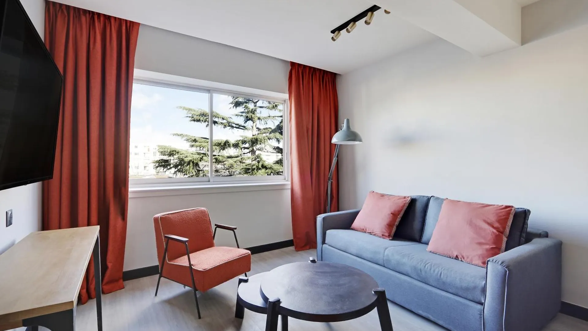 Pick A Flat'S Apartments In In Parc Des Buttes Chaumonts - Rue Edouard Pailleron Paris France