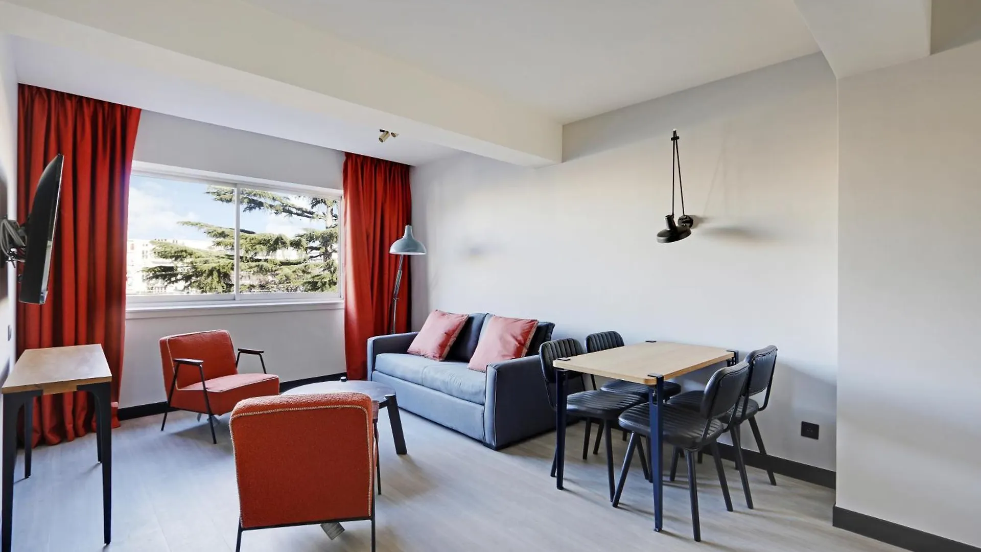 Pick A Flat'S Apartments In In Parc Des Buttes Chaumonts - Rue Edouard Pailleron Paris
