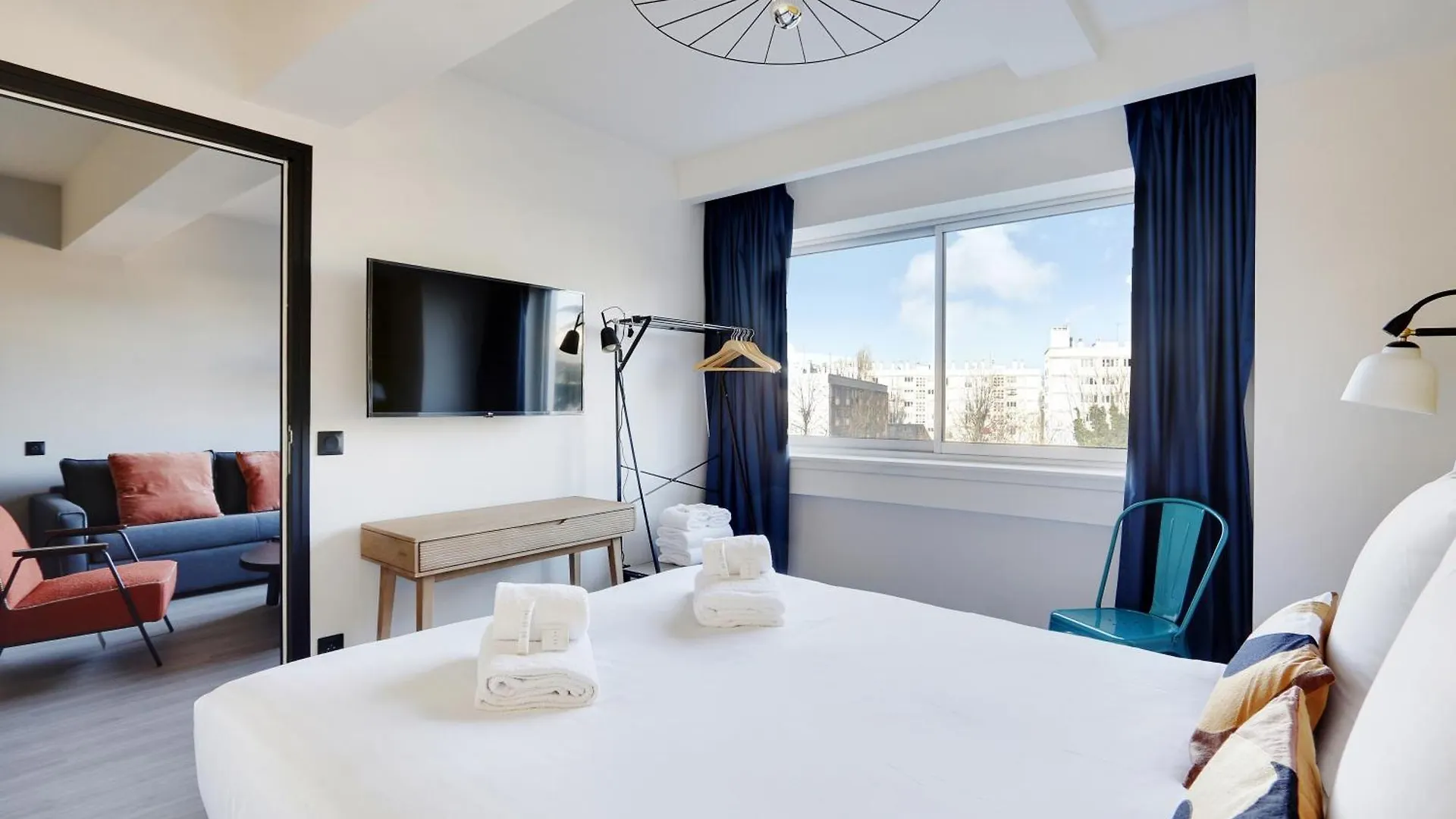 Pick A Flat'S Apartments In In Parc Des Buttes Chaumonts - Rue Edouard Pailleron Paris France